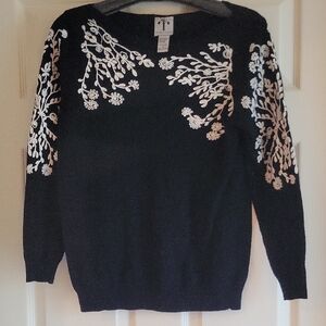 Black and White Floral Women's Lightweight Sweater